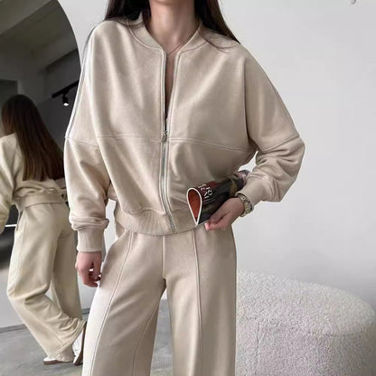 Women's sporty lounge set with zip-up jacket and wide-leg trousers NOVAE