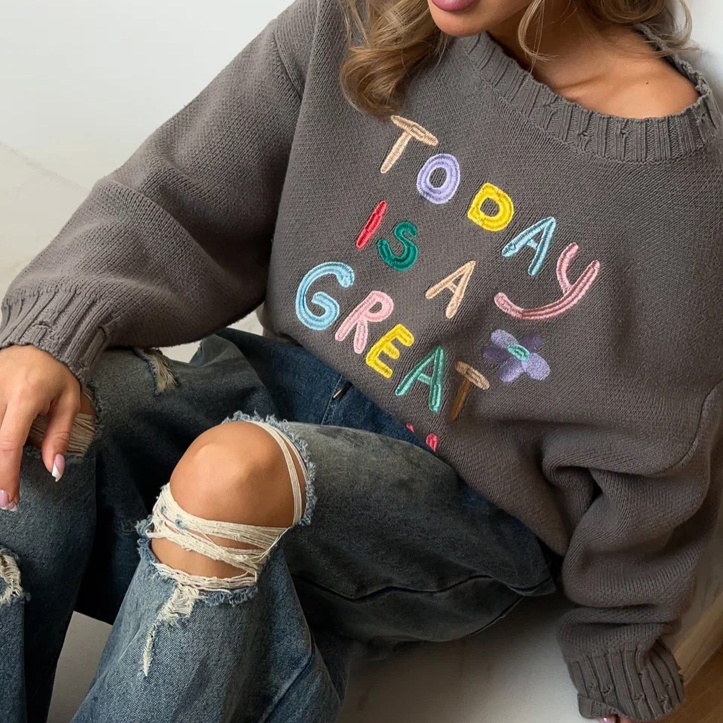 Women's oversized sweatshirt with colorful embroidery design NOVAE