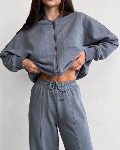 Women's sporty lounge set with zip-up jacket and wide-leg trousers NOVAE
