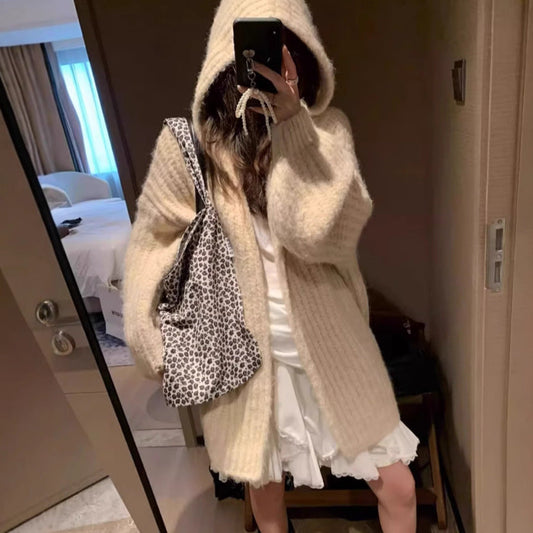 Women's oversized knit cardigan with exquisite fabric and relaxed fit NOVAE