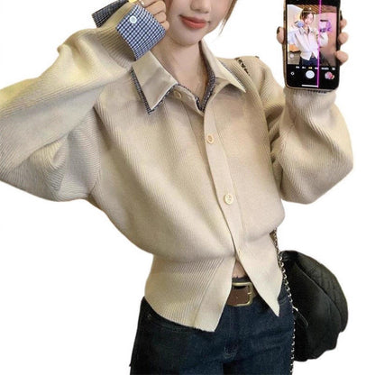 Women's cardigan with a classic cut and stylish button details NOVAE