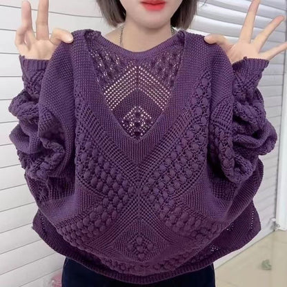 Women's V-neck sweater with modern textured pattern NOVAE