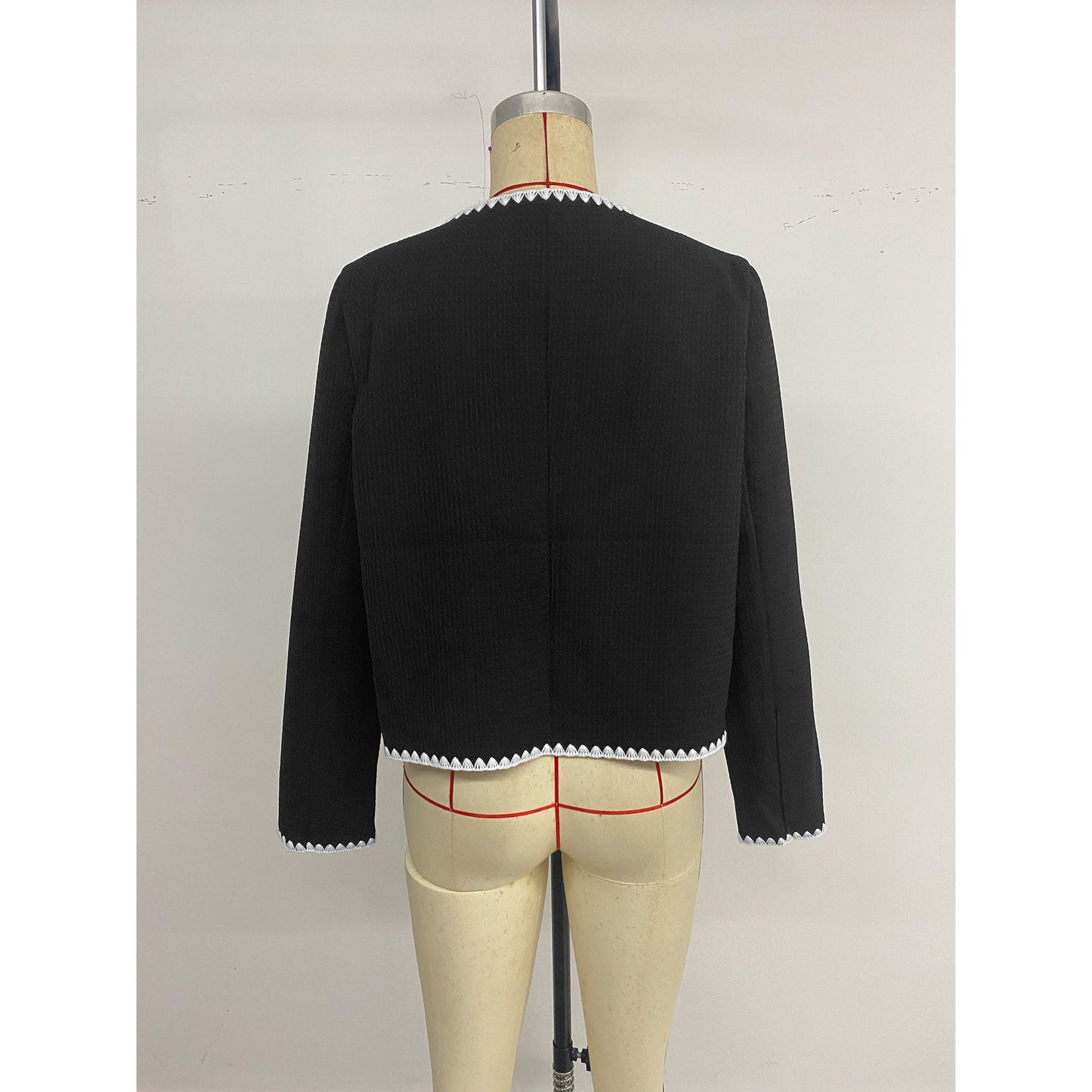 Women's elegant short-sleeved blazer jacket with contrasting piping details and pockets NOVAE