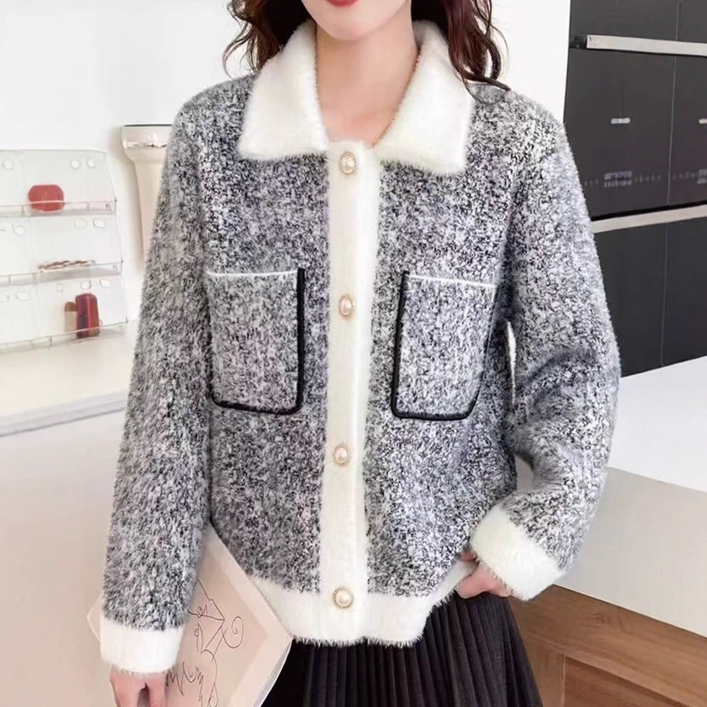Women's Fluffy Cardigan with Contrasting Pockets and Collar NOVAE