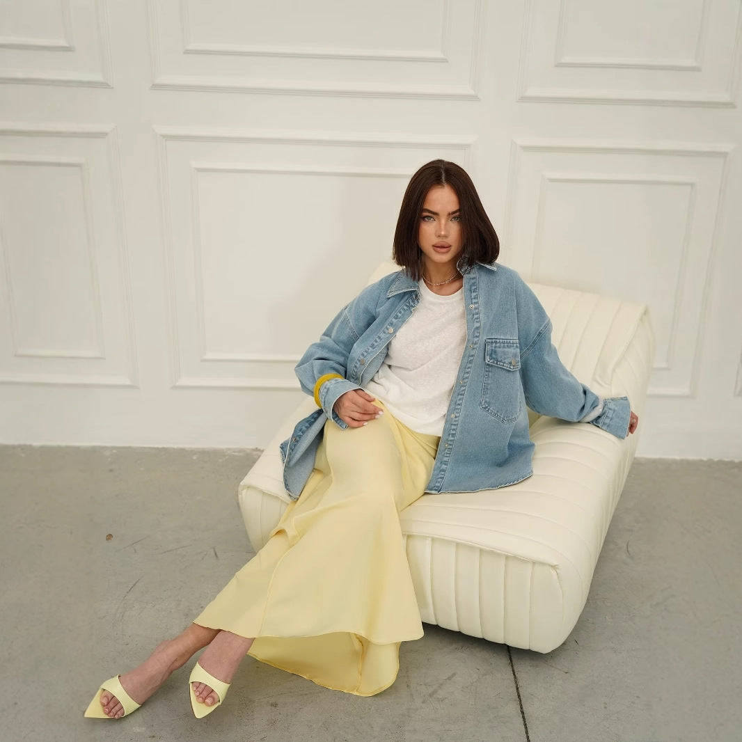 Women's denim jacket with a relaxed fit and comfortable details NOVAE