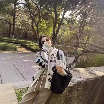 Women's fashionable cardigan with graphic pattern and hood NOVAE