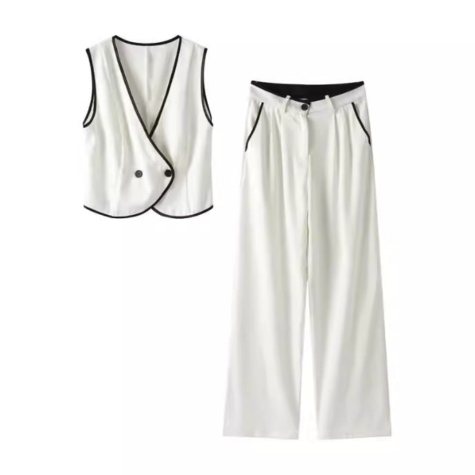 Women's elegant wide-leg trousers with side pockets and waistband details NOVAE