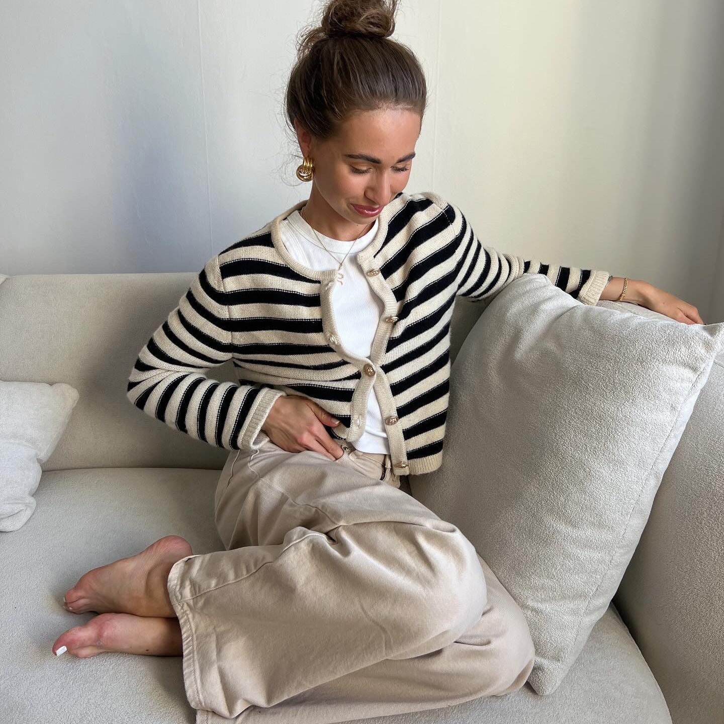 Women's striped cardigan with fashionable button details and a casual cut NOVAE